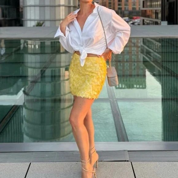 Zara Mini Sequin Skirt in Yellow - Picture 7 of 7